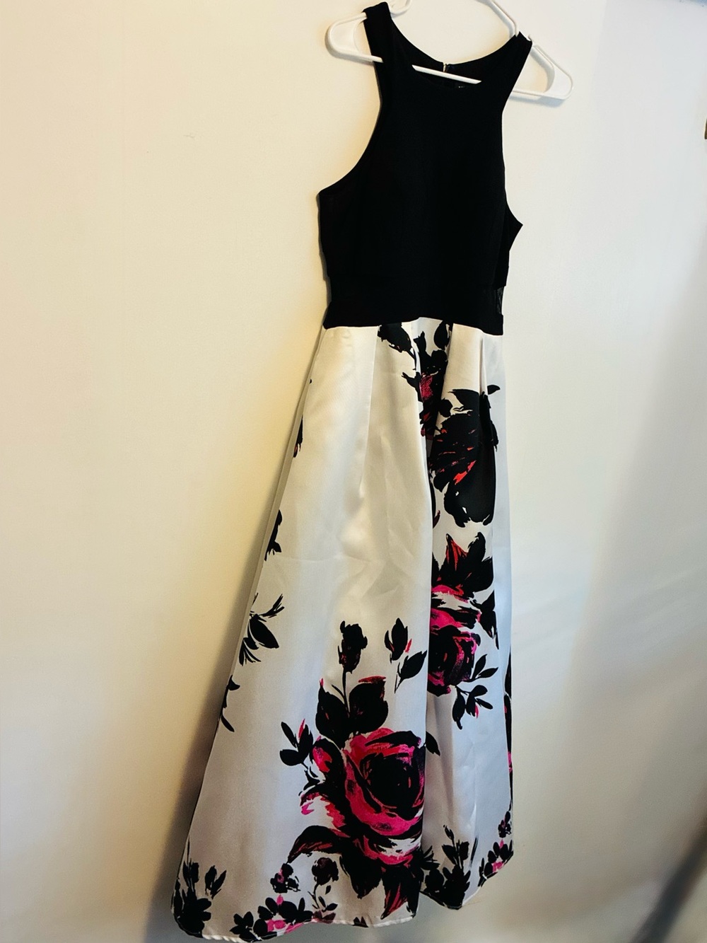 EUC XSCAPE Woman Black White Floral High Low Ball Gown Dress Pink Accents 10